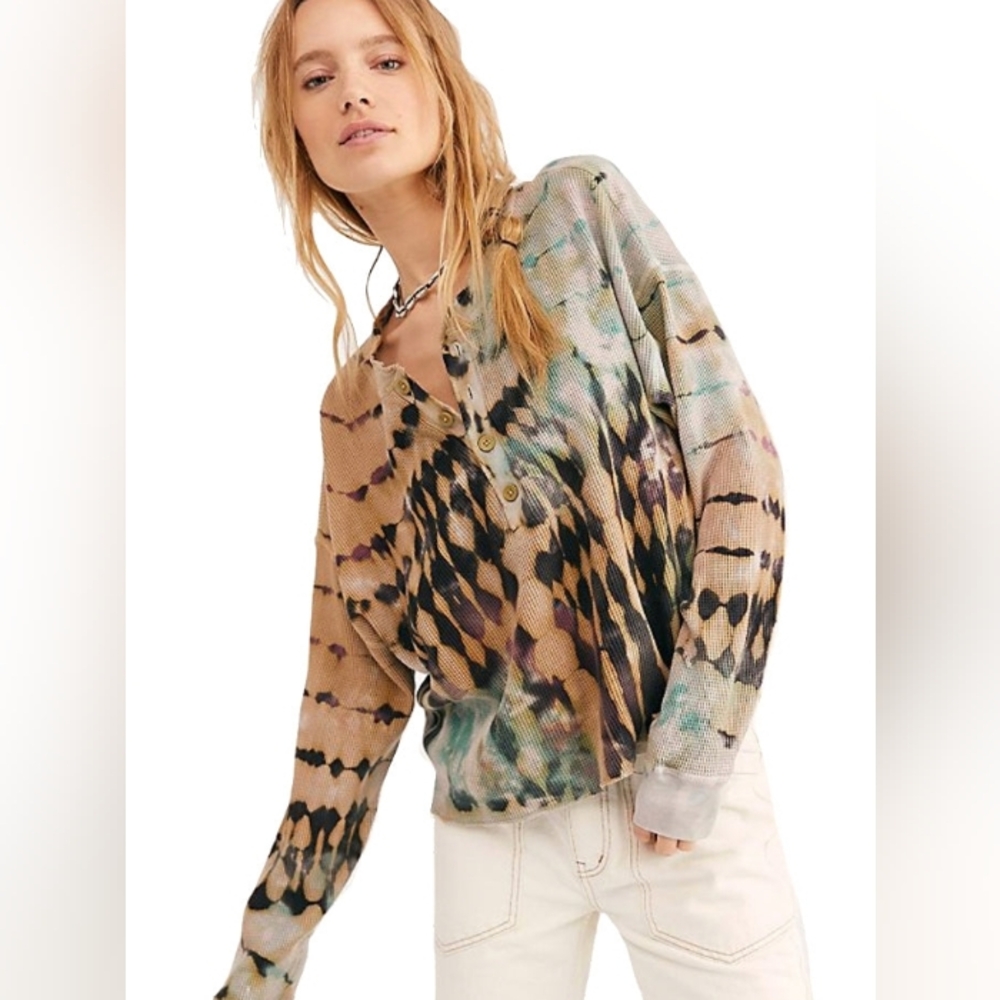 Rare Free People Revolve Daydreamer Tie-Dye Henley Top and Shorts Set Suze Xs - Picture 2 of 10